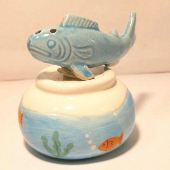 Vintage Ceramic Fish & Bowl Salt and Pepper Shaker - Condiment Set - Picture 3 of 8